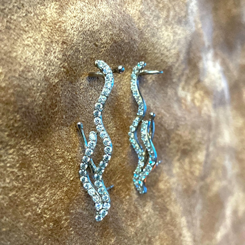 Beautiful .925 climber earrings.